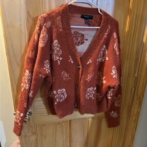 Crop fuzzy rose sweater